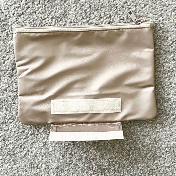 NWOT Travel Bundle. Face Bag for Makeup and Travel Bottle Kit - Picture 14 of 16